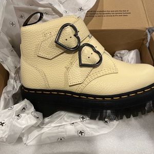 Doc martens Devon heart platform boots! Never worn new with box.